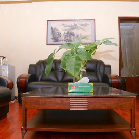 Fang Fang Hotel Kampala Bagian luar foto