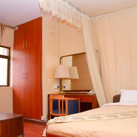 Fang Fang Hotel Kampala Bagian luar foto