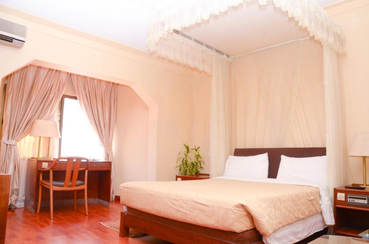 Fang Fang Hotel Kampala Bagian luar foto